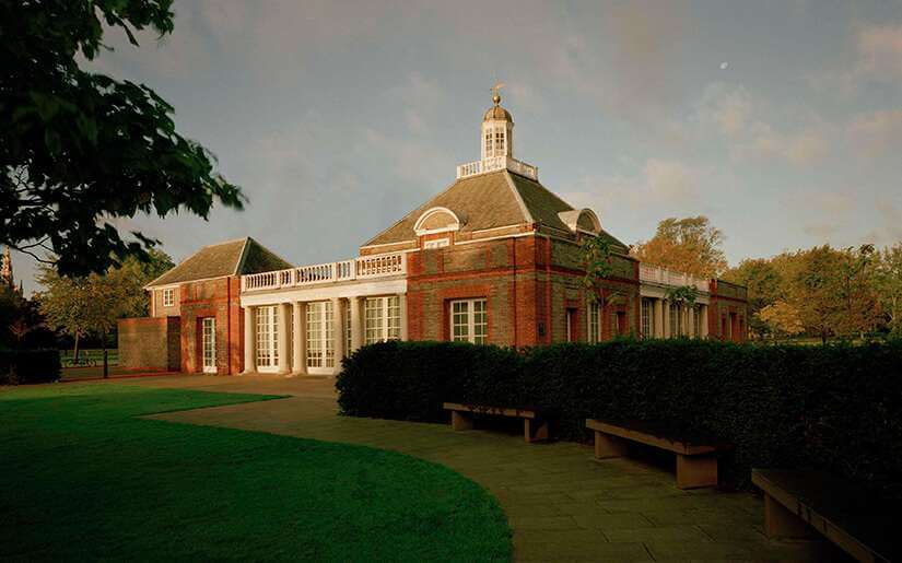 סרפנטיין גלריית אומנות בגני קנסינגטון | Photograph © 2007 John Offenbach סרפנטיין גלריית אומנות בגני קנסינגטון | Photograph © 2007 John Offenbach