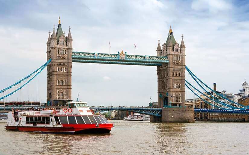 שייט על נהר התמזה - Thames River Cruise